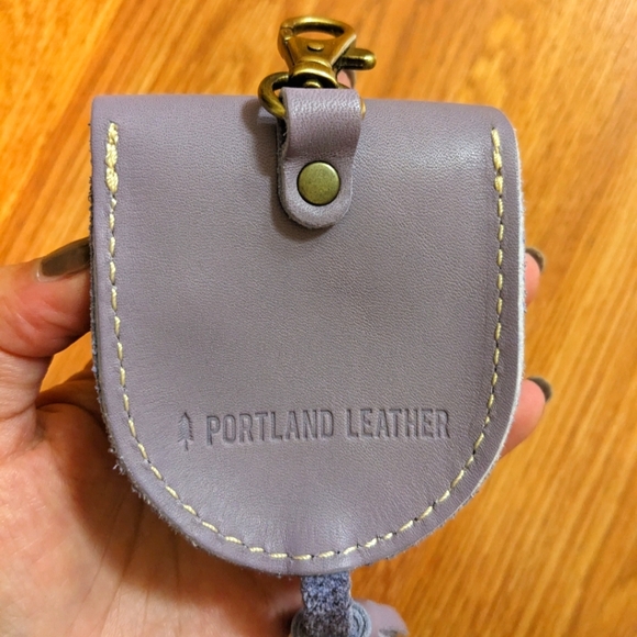 NWOT Portland Leather Nimbus Pouch in lavender - Picture 2 of 2